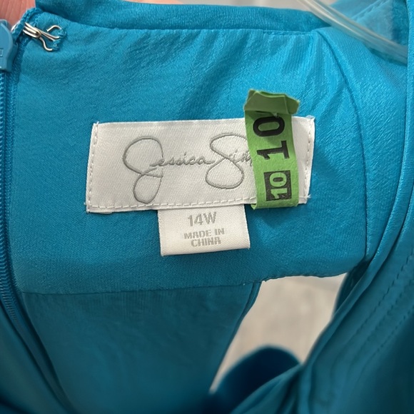 Jessica Simpson blue/aqua capped sleeve dress with cut out back. - Picture 3 of 5